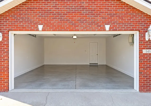 Photo 4 of Single family home for sale at 141 White Cliffs Ln, Frankfort, KY 40601 | MLS# 26024868 | Listing updated on 2026-10-05