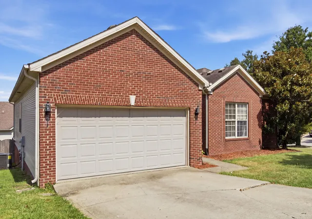 Photo 1 of Single family home for sale at 4737 Pompano Ln, Lexington, KY 40515 | MLS# 26024663 | Listing updated on 2026-10-07