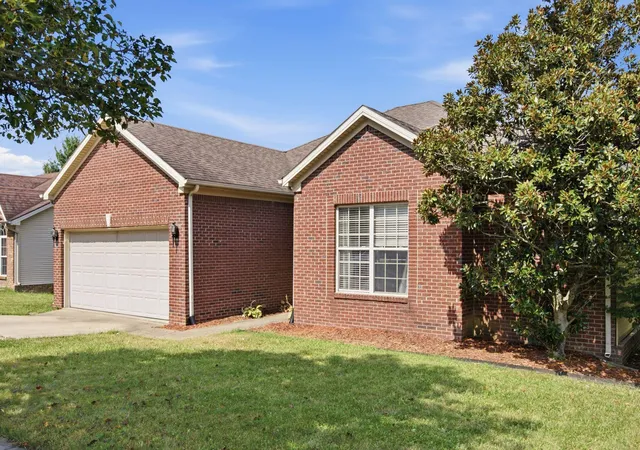 Photo 2 of Single family home for sale at 4737 Pompano Ln, Lexington, KY 40515 | MLS# 26024663 | Listing updated on 2026-10-07