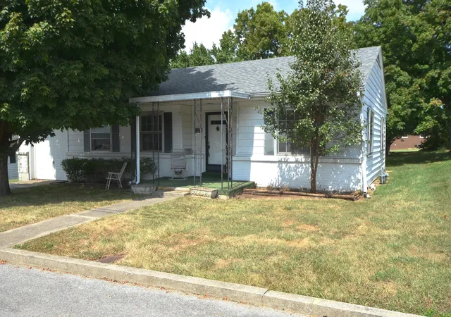 Photo 1 of Single family home for sale at 351 Bacon Ct, Harrodsburg, KY 40330 | MLS# 26025108 | Listing updated on 2026-09-11