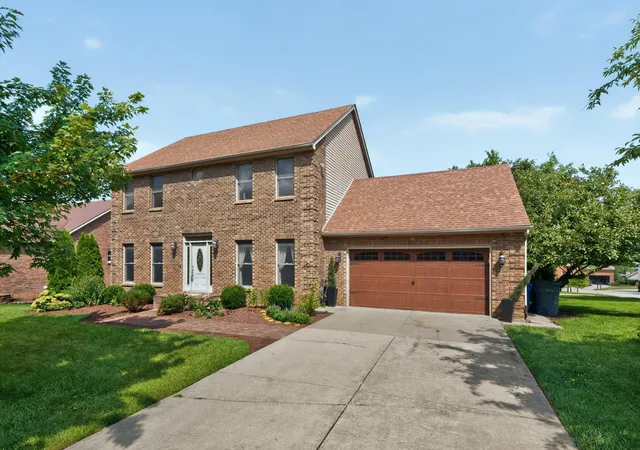 Photo 2 of Sale Pending at 717 Maple Ridge Ln, Lexington, KY 40509 | MLS# 26024657 | Listing updated on 2026-10-14