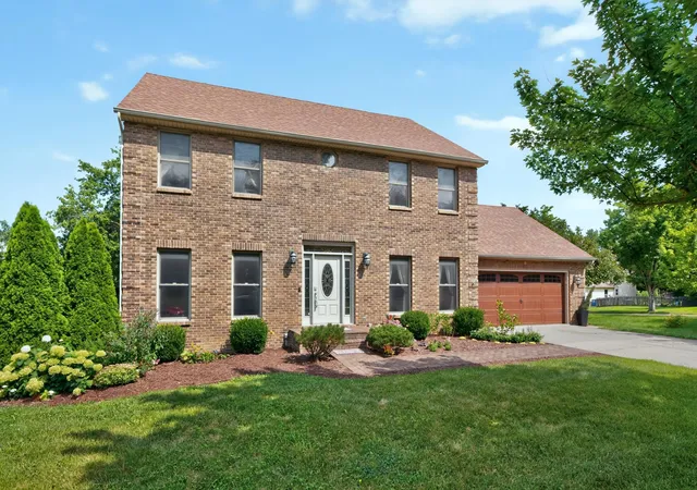 Photo 3 of Sale Pending at 717 Maple Ridge Ln, Lexington, KY 40509 | MLS# 26024657 | Listing updated on 2026-10-14