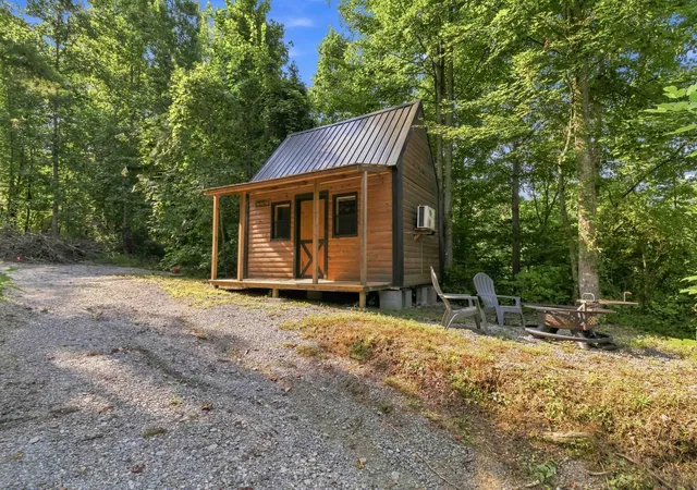 Photo 2 of Single family home for sale at 001 Forest Rd 4005, London, KY 40744 | MLS# 26024838 | Listing updated on 2026-09-09