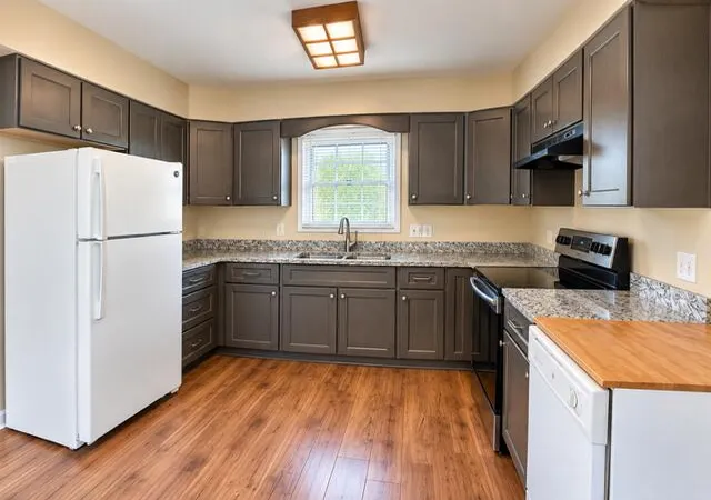 Photo 4 of Townhouse for sale at 1642 Alexandria Dr #1, Lexington, KY 40504 | MLS# 26024757 | Listing updated on 2026-09-09