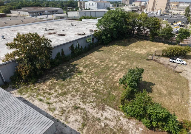 Photo 3 of Sale Pending at 1400 S 12th Street, Louisville, KY 40210 | MLS# 26024849 | Listing updated on 2026-09-11