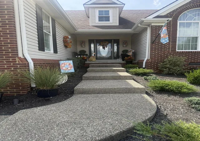 Photo 2 of Sale Pending at 327 Primrose Ln, Winchester, KY 40391 | MLS# 26024780 | Listing updated on 2026-09-23