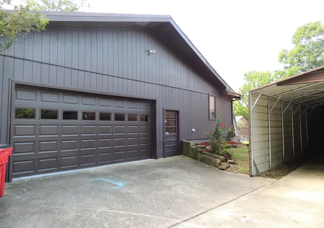 Photo 1 of Single family home for sale at 519 Schofield Ln, Frankfort, KY 40601 | MLS# 26024671 | Listing updated on 2026-09-16