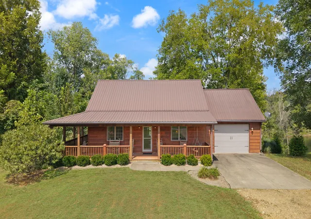 Single family home for sale at 338 Campbells Fry Ln, Albany, KY 42602 | MLS# 26025110