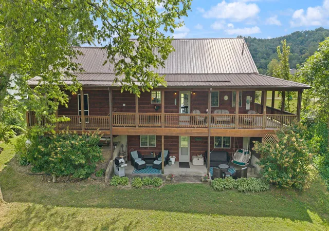 Photo 3 of Single family home for sale at 338 Campbells Fry Ln, Albany, KY 42602 | MLS# 26025110 | Listing updated on 2026-09-11