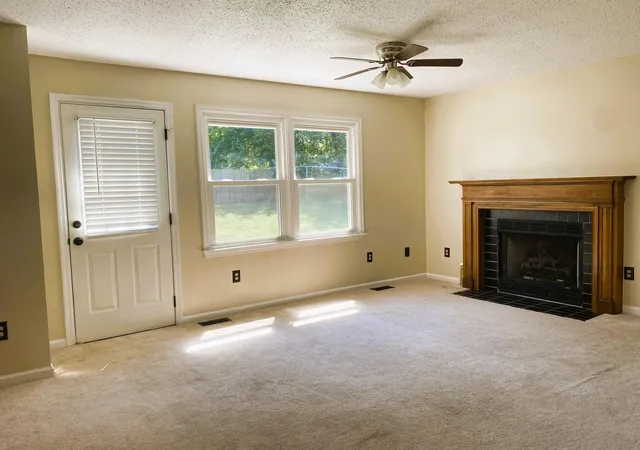 Photo 4 of Single family home for sale at 3558 Winthrop Dr, Lexington, KY 40503 | MLS# 26024680 | Listing updated on 2026-09-12