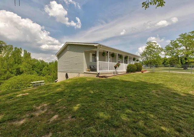 Photo 3 of Single family home for sale at 2785 Betty Gap Ridge Rd, Denniston, KY 40316 | MLS# 26024677 | Listing updated on 2026-09-08