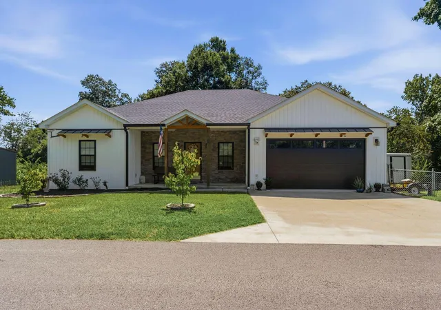 Single family home for sale at 3013 Centerview Rough River Ln, Hudson, KY 40145 | MLS# 26024751