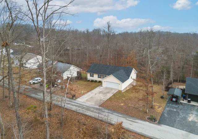 Photo 4 of Single family home for sale at 432 Scarlet Oak Dr, London, KY 40741 | MLS# 26024678 | Listing updated on 2026-09-13