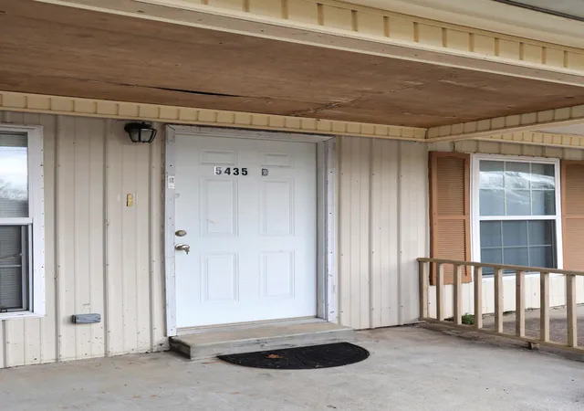 Photo 3 of Multi family home for sale at 5435 State Hwy 2547, Hazel, KY 42049 | MLS# 26024858 | Listing updated on 2026-09-10