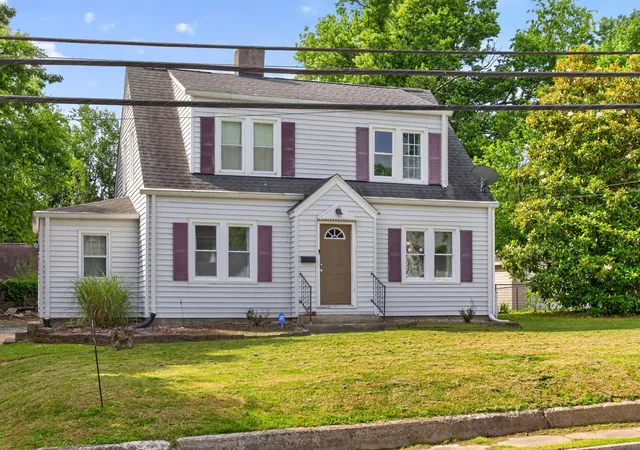 Photo 3 of Single family home for sale at 109 W Broadway St, Lawrenceburg, KY 40342 | MLS# 26024707 | Listing updated on 2026-09-08