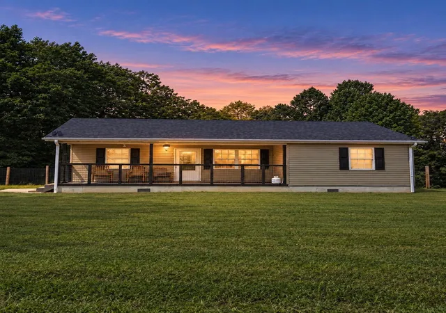 Photo 1 of Single family home for sale at 307 Sawyer Church Rd, Parkers Lake, KY 42634 | MLS# 26024711 | Listing updated on 2026-09-09
