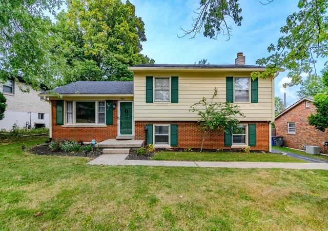 Single family home for sale at 367 Gawaine Dr, Lexington, KY 40517 | MLS# 26024729