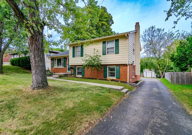 Photo 3 of Single family home for sale at 367 Gawaine Dr, Lexington, KY 40517 | MLS# 26024729 | Listing updated on 2026-09-15