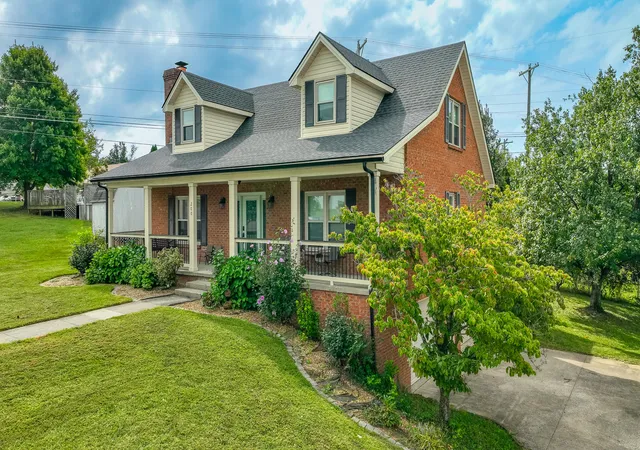 Photo 2 of Sale Pending at 200 Samuel Ross Ct, Richmond, KY 40475 | MLS# 26024731 | Listing updated on 2026-10-01