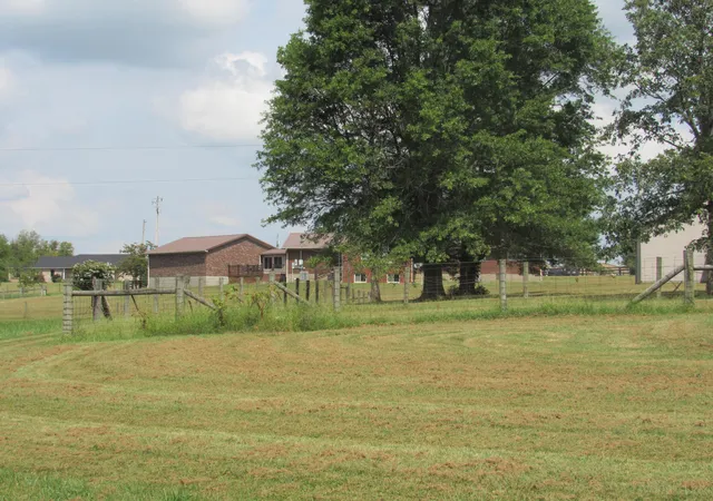 Photo 2 of House for sale at 5960 Van Meter Rd, Winchester, KY 40391 | MLS# 26024725 | Listing updated on 2026-09-12