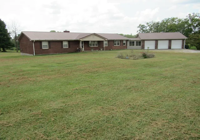 Photo 4 of House for sale at 5960 Van Meter Rd, Winchester, KY 40391 | MLS# 26024725 | Listing updated on 2026-09-12