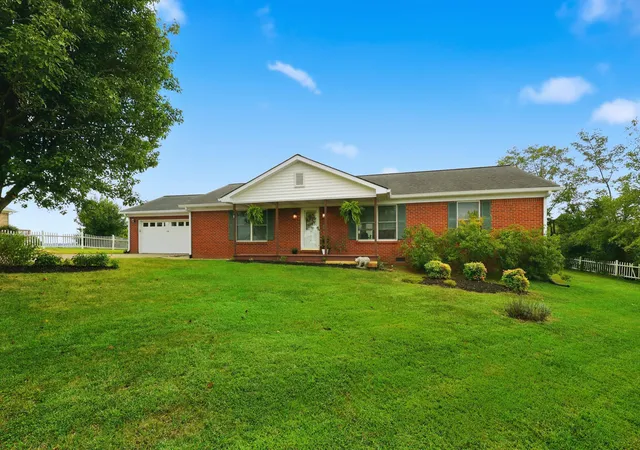 Photo 3 of Single family home for sale at 734 River Ridge Rd, Frankfort, KY 40601 | MLS# 26024792 | Listing updated on 2026-09-14