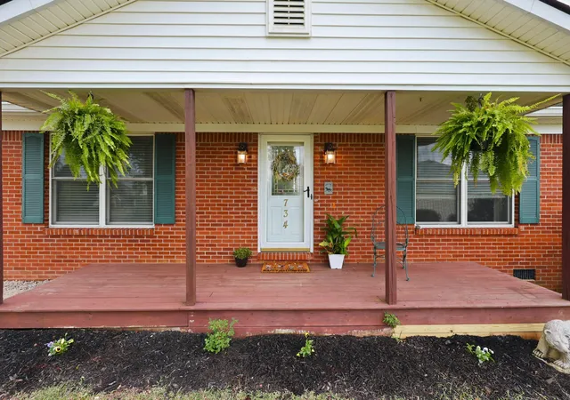 Photo 3 of Single family home for sale at 734 River Ridge Rd, Frankfort, KY 40601 | MLS# 26024792 | Listing updated on 2026-09-14