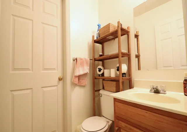 Listing Photo 2 - Condo for sale in building located at 711 - 713 Park Wy Ave, Harrodsburg, KY 40330 - Unit #