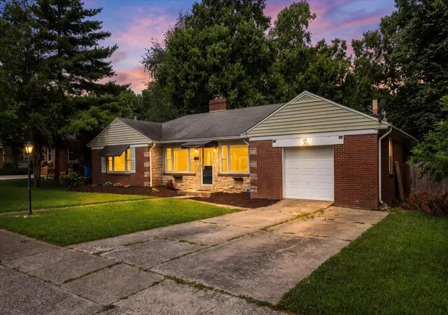 Photo 2 of Single family home for sale at 2333 Southview Dr, Lexington, KY 40503 | MLS# 26024745 | Listing updated on 2026-09-09