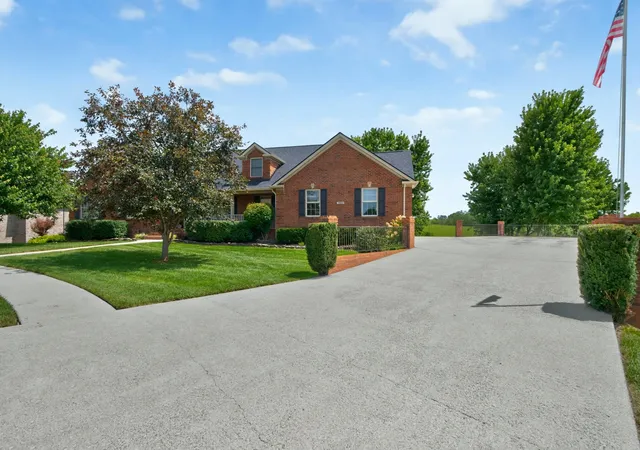 Photo 3 of Single family home for sale at 2051 Moss Crk Ct, Richmond, KY 40475 | MLS# 26024749 | Listing updated on 2026-09-14