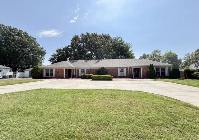 Photo 1 of Multi family home for sale at 4280/4282 Forest Cvs, Paducah, KY 42001 | MLS# 26025056 | Listing updated on 2026-09-11