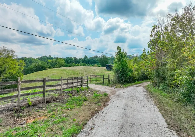 Photo 4 of House for sale at 9999 Doylesville Rd, Richmond, KY 40475 | MLS# 26024847 | Listing updated on 2026-09-10