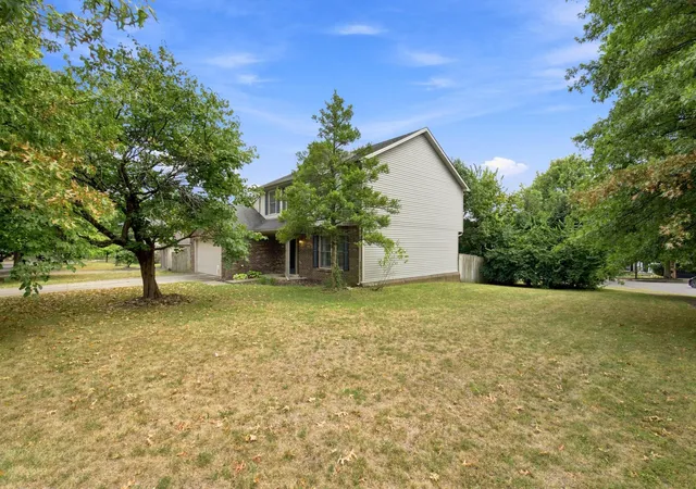 Photo 3 of Single family home for sale at 360 Whitfield Dr, Lexington, KY 40515 | MLS# 26024808 | Listing updated on 2026-10-13