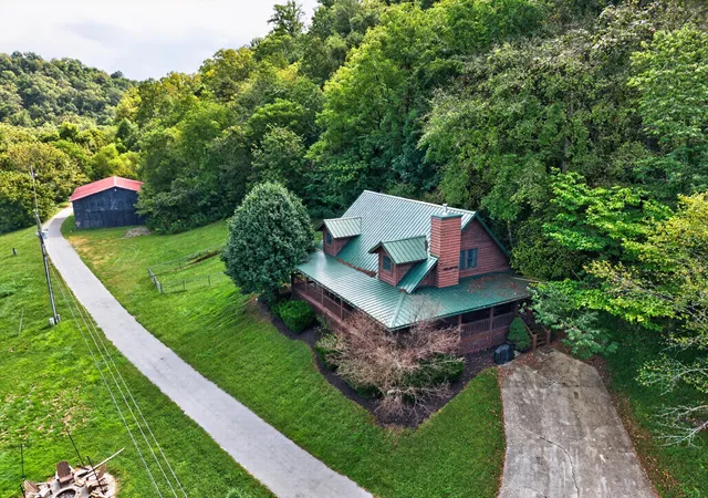 Photo 1 of Sale Pending at 2223 Kentucky River Rd, Richmond, KY 40475 | MLS# 26024802 | Listing updated on 2026-09-15