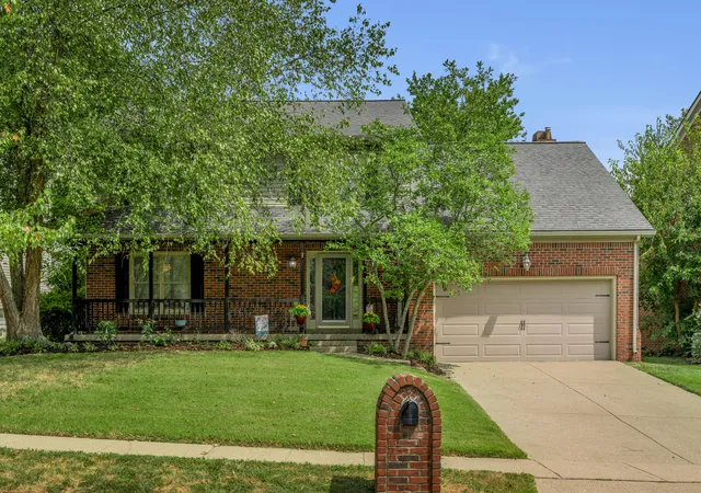 Photo 2 of Single family home for sale at 4560 Clubhouse Dr, Lexington, KY 40514 | MLS# 26024804 | Listing updated on 2026-09-16