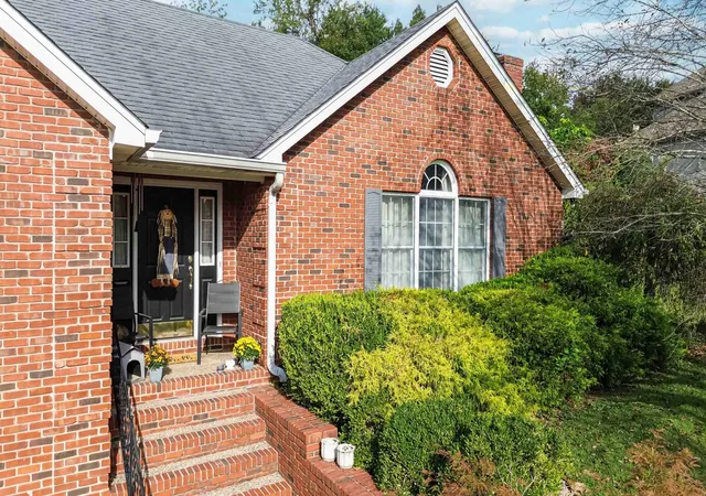 Photo 3 of Sale Pending at 1963 Brookhaven Dr, London, KY 40744 | MLS# 26025016 | Listing updated on 2026-10-13
