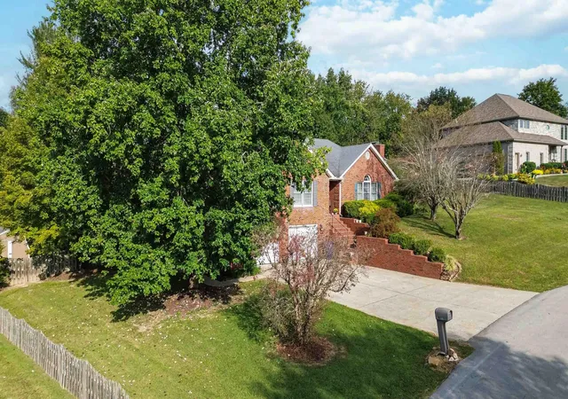 Photo 4 of Sale Pending at 1963 Brookhaven Dr, London, KY 40744 | MLS# 26025016 | Listing updated on 2026-10-13