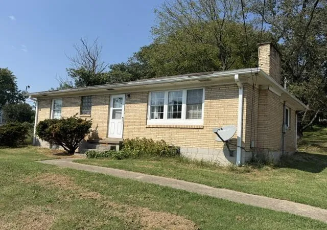 Photo 1 of Single family home for sale at 1709 Irvine Rd, Richmond, KY 40475 | MLS# 26026422 | Listing updated on 2026-10-13