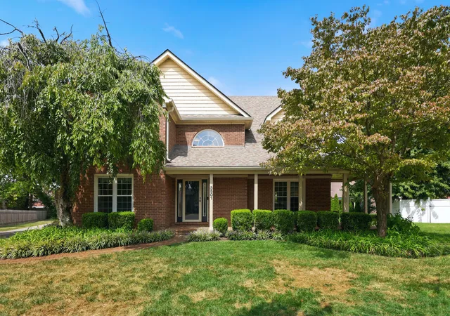 Photo 1 of Sale Pending at 3501 Westmont Cir, Lexington, KY 40513 | MLS# 26024869 | Listing updated on 2026-09-15