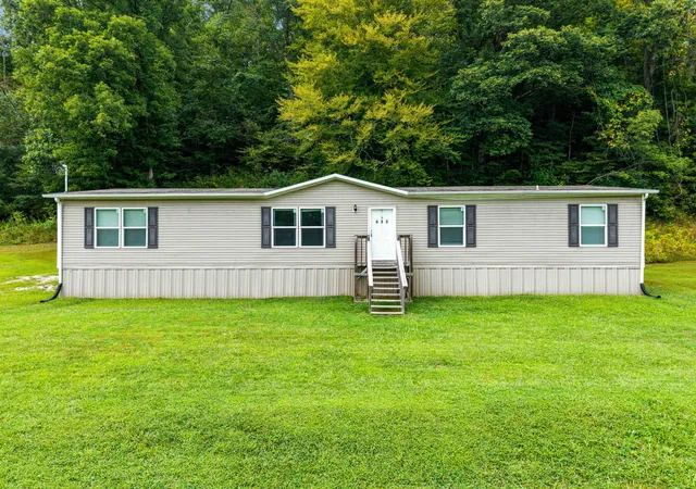 Photo 2 of Single family home for sale at 632 Mcglone Crk Rd, Olive Hill, KY 41164 | MLS# 26024909 | Listing updated on 2026-09-10