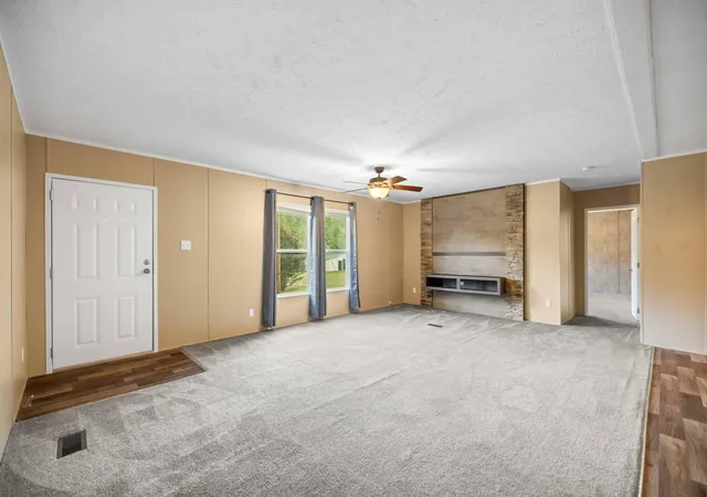 Photo 4 of Single family home for sale at 632 Mcglone Crk Rd, Olive Hill, KY 41164 | MLS# 26024909 | Listing updated on 2026-09-10
