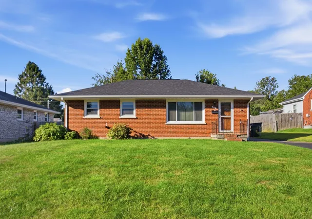 Photo 3 of Sale Pending at 602 Freeman Dr, Lexington, KY 40505 | MLS# 26026648 | Listing updated on 2026-10-15