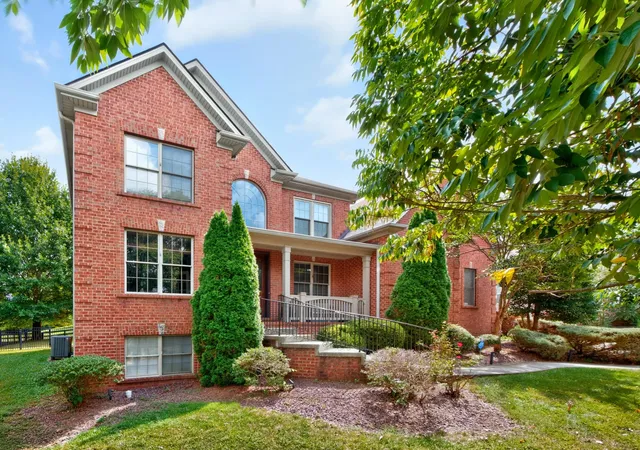 Single family home for sale at 3200 Linville Ln, Lexington, KY 40513 | MLS# 26024759