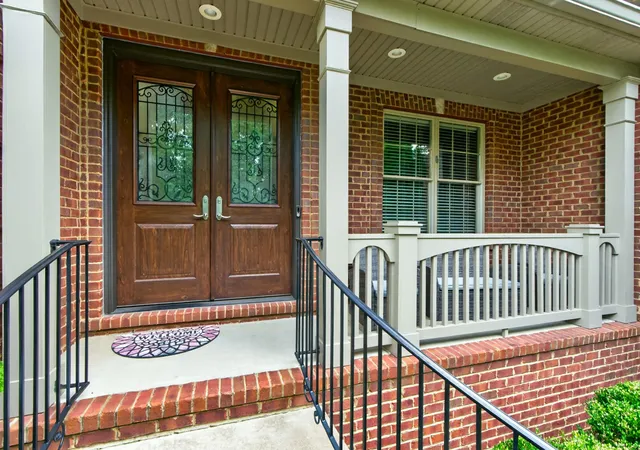 Photo 3 of Single family home for sale at 3200 Linville Ln, Lexington, KY 40513 | MLS# 26024759 | Listing updated on 2026-09-09
