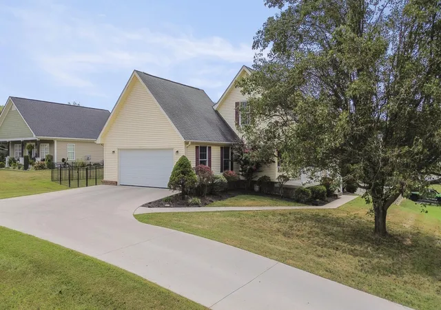 Photo 3 of Single family home for sale at 164 Palm Cir, Somerset, KY 42501 | MLS# 26024761 | Listing updated on 2026-09-28