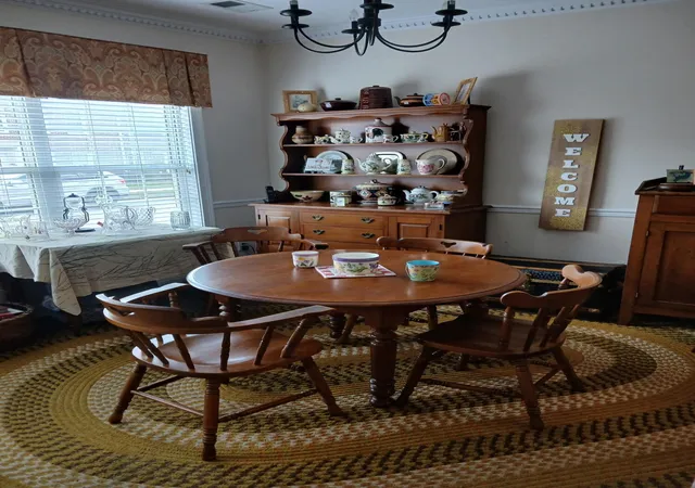 Photo 3 of Sale Pending at 549 E Walnut St, Danville, KY 40422 | MLS# 26024786 | Listing updated on 2026-10-06