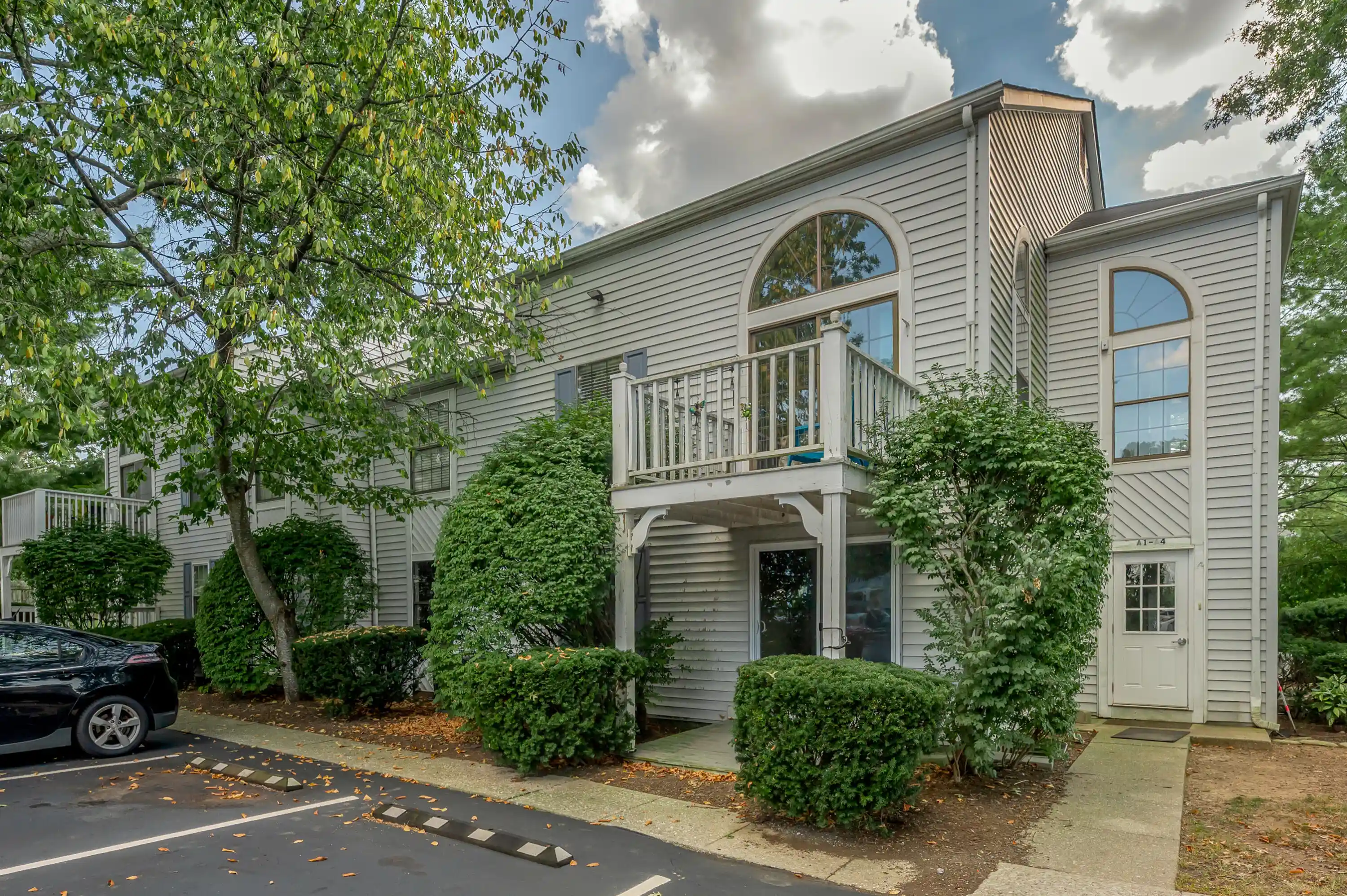 Listing Photo 2 - Condo for sale in 404 Bainbridge Ct located at 404 Bainbridge Ct, Lexington, KY 40509 - Unit #A4