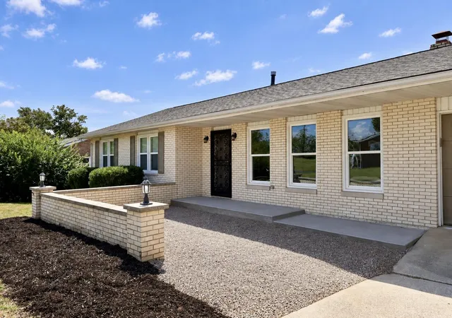 Photo 2 of Single family home for sale at 518 Daniel Dr, Richmond, KY 40475 | MLS# 26024826 | Listing updated on 2026-09-25