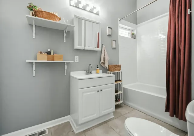 Photo 3 of Single family home for sale at 305 E 4th Street, Lexington, KY 40508 | MLS# 26024871 | Listing updated on 2026-09-10