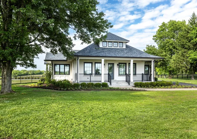Photo 1 of Single family home for sale at 2611 Old Lemons Ml Rd, Lexington, KY 40511 | MLS# 26025028 | Listing updated on 2026-09-11
